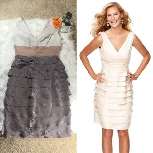 Adrianna Papell Dresses & Skirts - Adrianna Papell Tiered Ruffle V Neck Tri-Color